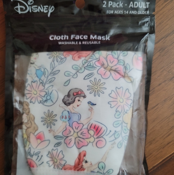 2 pack Disney princess masks š· ADULT